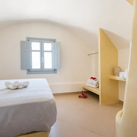 Secret Earth - Santorini Villa *