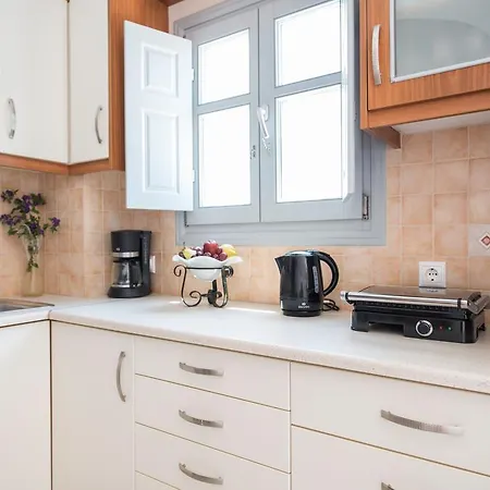 Secret Earth - Santorini Kamári