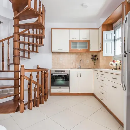 Villa Secret Earth - Santorini Kamári