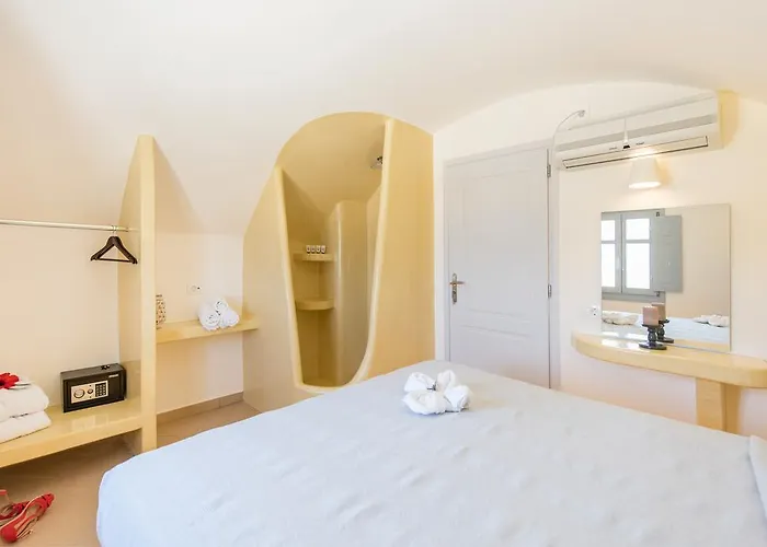 Willa Secret Earth - Santorini