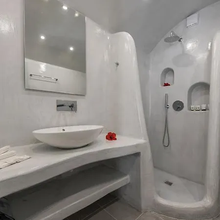 Secret Earth - Santorini Villa