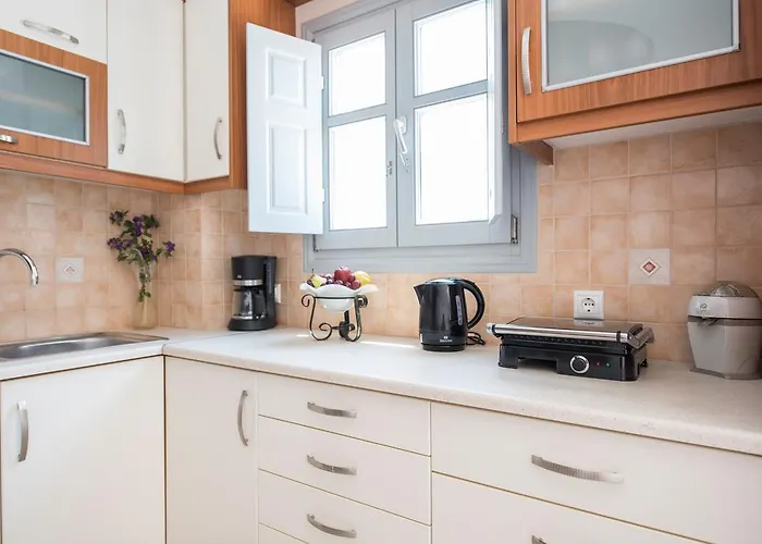 Secret Earth - Santorini Kamári