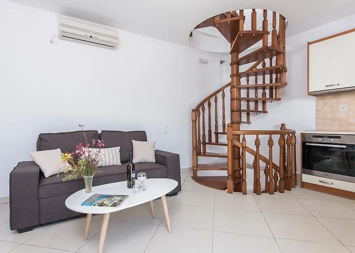 Secret Earth - Santorini