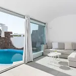 Secret Earth - Santorini Vila Kamári