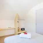 Vila Secret Earth - Santorini