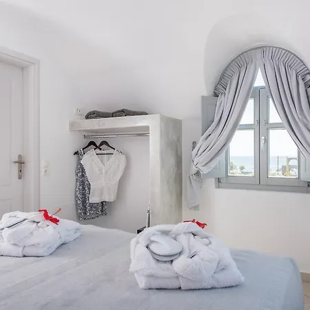 Secret Earth - Santorini *