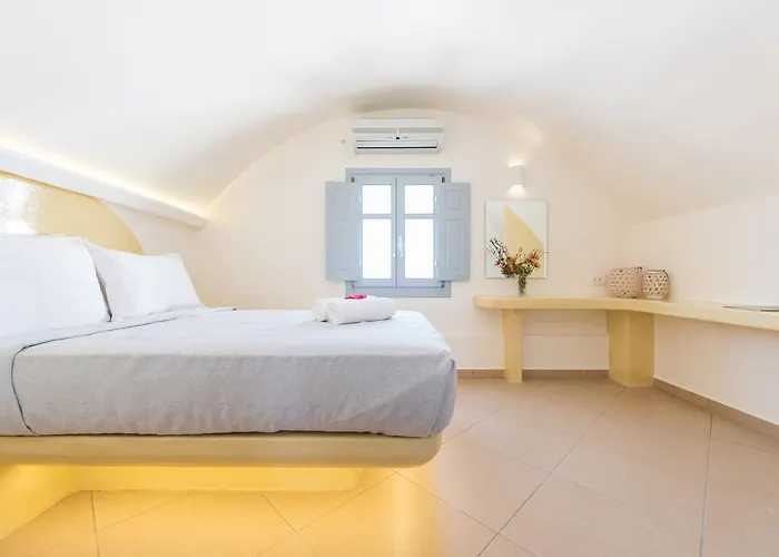 Secret Earth - Santorini