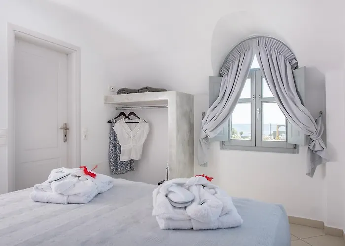 Secret Earth - Santorini *